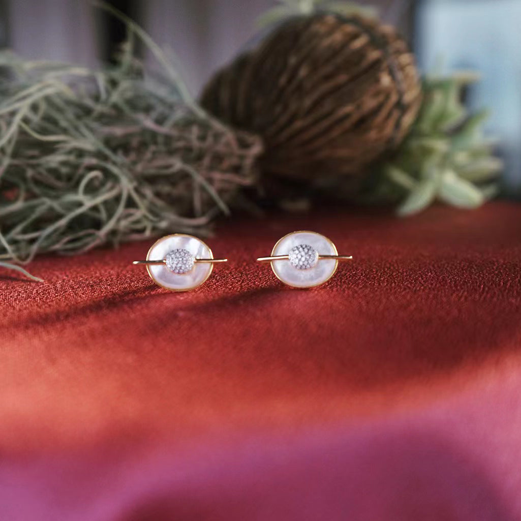 Planet Jupiter Mother of Pearls Stud Earrings In 18K Yellow Gold Vermeil